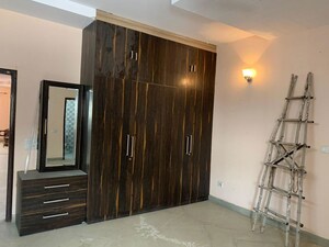 Room in 3 BHK Villa at Sector 1 – for Rent