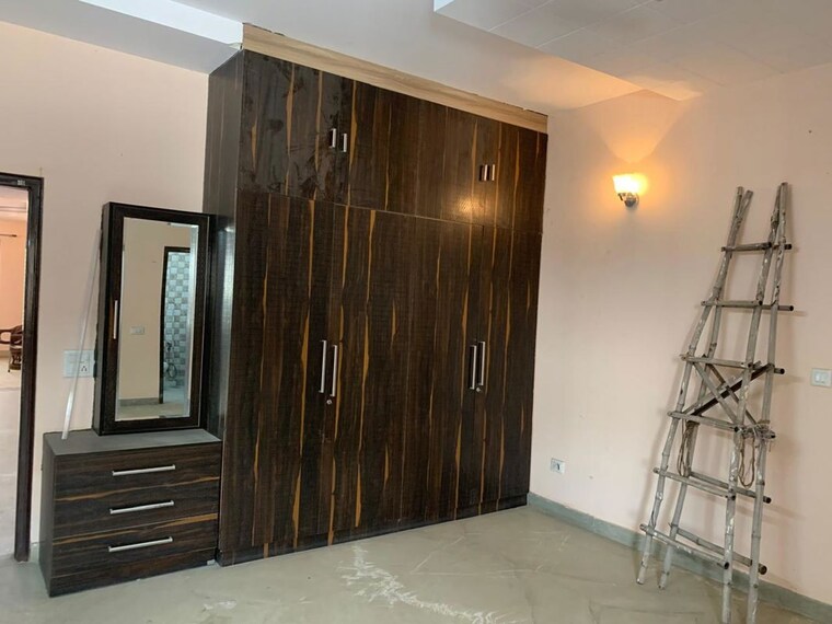 Room, sector 1 3 Bedroom 2000 Sq.Ft. Villa In Sector 1 Gurgaon 10708533