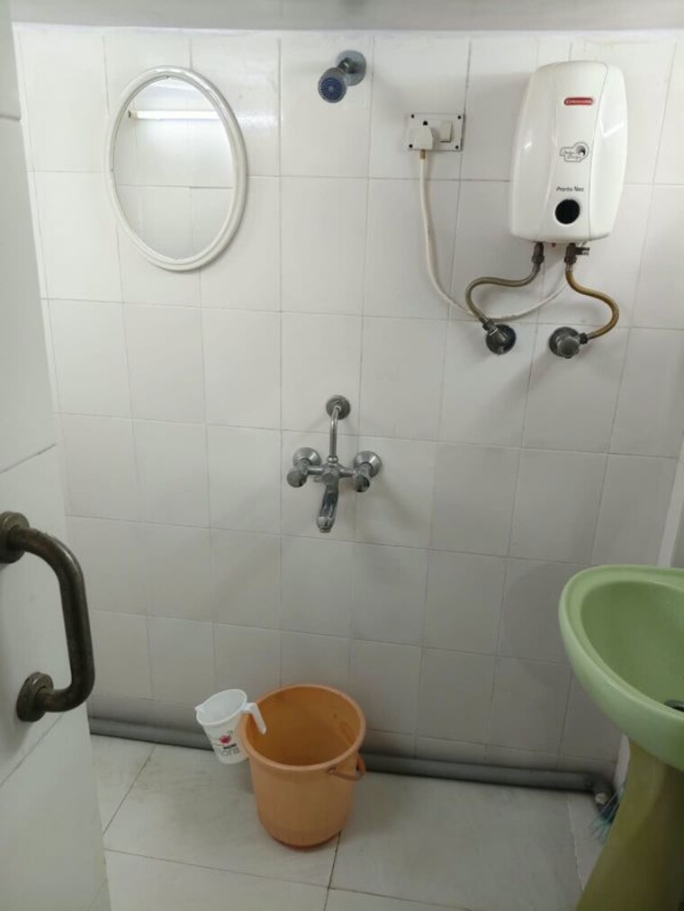 Bathroom, tapasya-chs-prabhadevi 2 Bedroom 600 Sq.Ft. Apartment In Prabhadevi Mumbai 10708549
