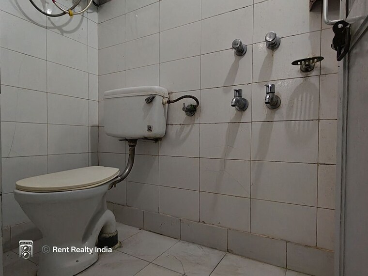 Bathroom, vasant kunj 1 Bedroom 550 Sq.Ft. Apartment In Vasant Kunj Delhi 10708535