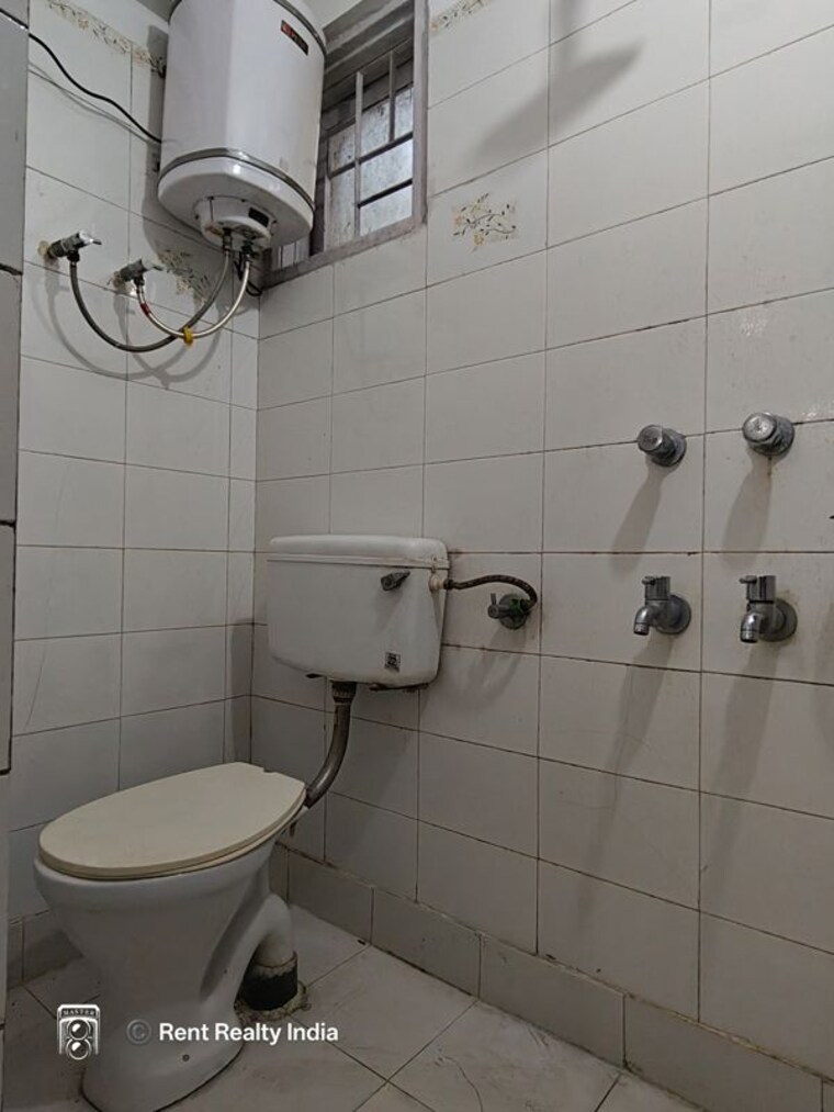 Bathroom, vasant kunj 1 Bedroom 550 Sq.Ft. Apartment In Vasant Kunj Delhi 10708535