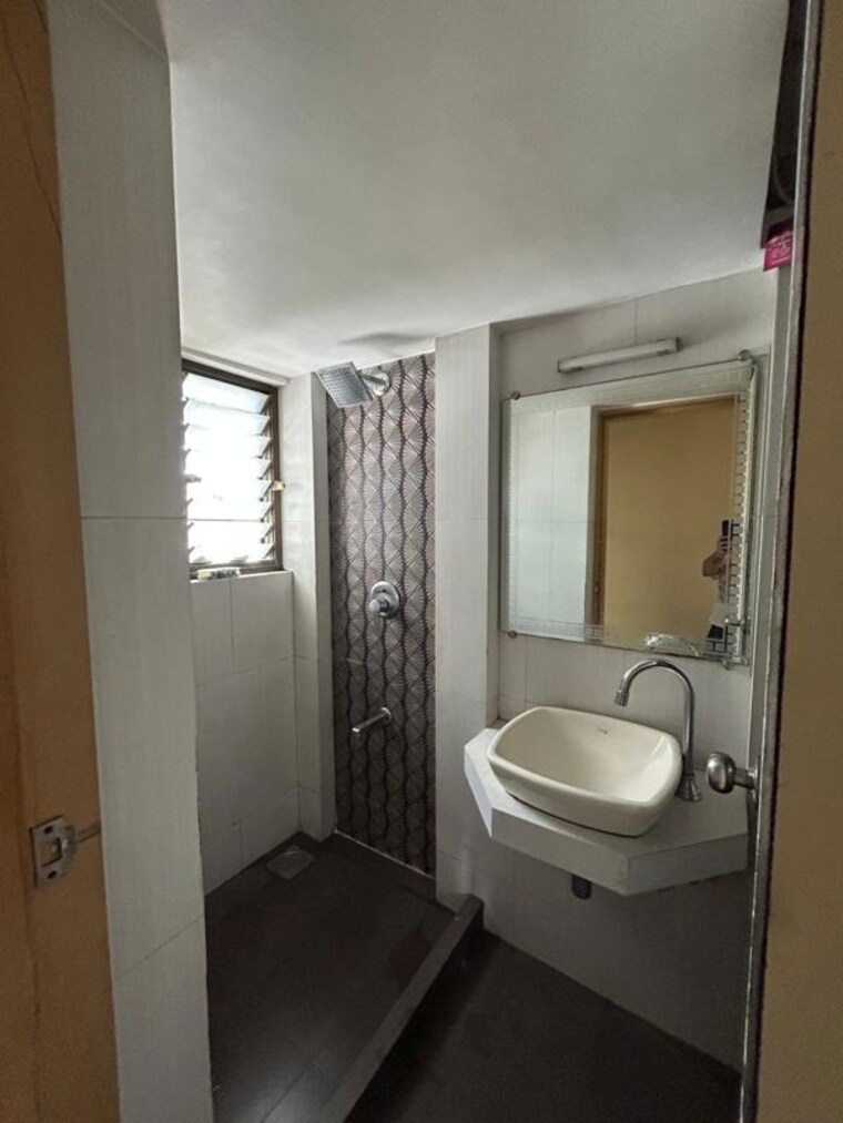 Bathroom, kanchan-pushp-society 2 Bedroom 750 Sq.Ft. Apartment In Ghodbunder Road Thane 10708567