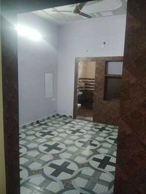 Bedroom in 3 BHK Apartment at Girdharpur – for Rent