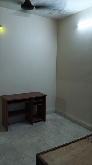 Room in 2 BHK Apartment at Kt Nagar – for Rent