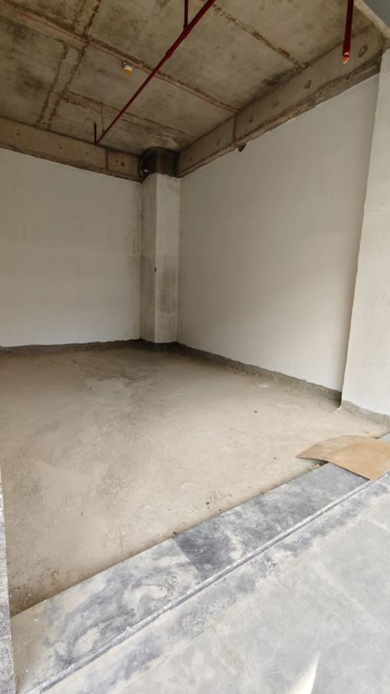 Room, shishta-city-centre-92 Commercial Shop 350 Sq.Ft. In Sector 92 Gurgaon 10708596