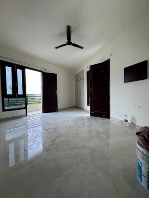 Room in 1 BHK Apartment at Palm Residency Chhatarpur, Chattarpur – for Rent