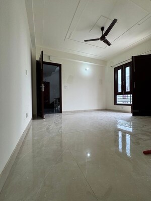 Room in 1 BHK Apartment at Palm Residency Chhatarpur, Chattarpur – for Rent
