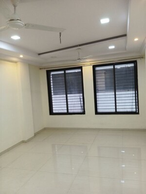 Room in 3 BHK Apartment at Nagpur Station – for Rent
