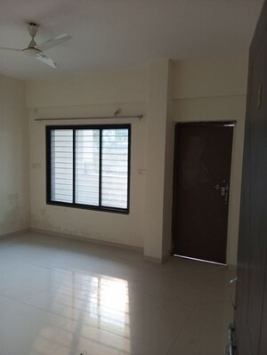 Room in 3 BHK Apartment at Nagpur Station – for Rent