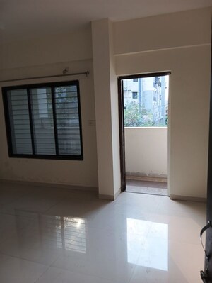 Room in 3 BHK Apartment at Nagpur Station – for Rent