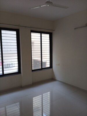 Room in 3 BHK Apartment at Nagpur Station – for Rent