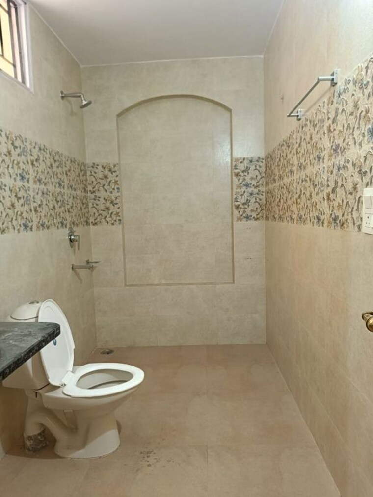 Bathroom, mayfield garden 3 Bedroom 315 Sq.Ft. Builder Floor In Mayfield Garden Gurgaon 10708705