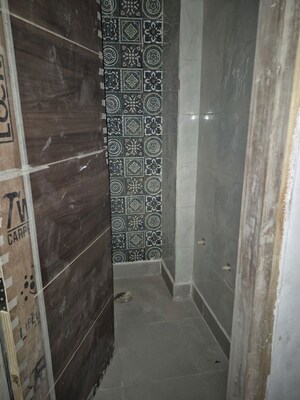 Washroom in 3.5 BHK Builder Floor at Mayur Vihar – for Sale
