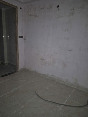 Bathroom in 3.5 BHK Builder Floor at Mayur Vihar – for Sale
