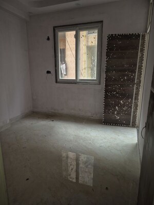 Furnished Amenities in 3.5 BHK Builder Floor at Mayur Vihar – for Sale