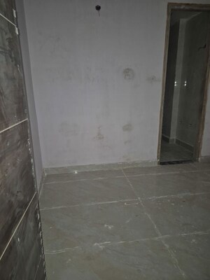Furnished Amenities in 3.5 BHK Builder Floor at Mayur Vihar – for Sale
