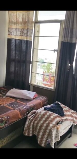 Living Room in 2 BHK Apartment at Vashisht Heights, Sector 87 – for Rent