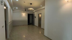 Room in 3 BHK Apartment at Gaur City 2 - 14th Avenue, Sector 16c Greater Noida – for Sale