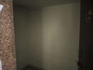 Room in  Apartment at Gorwa – for Sale