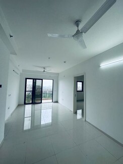 2 BHK +Apartment For Rent in Amanora Gold Towers