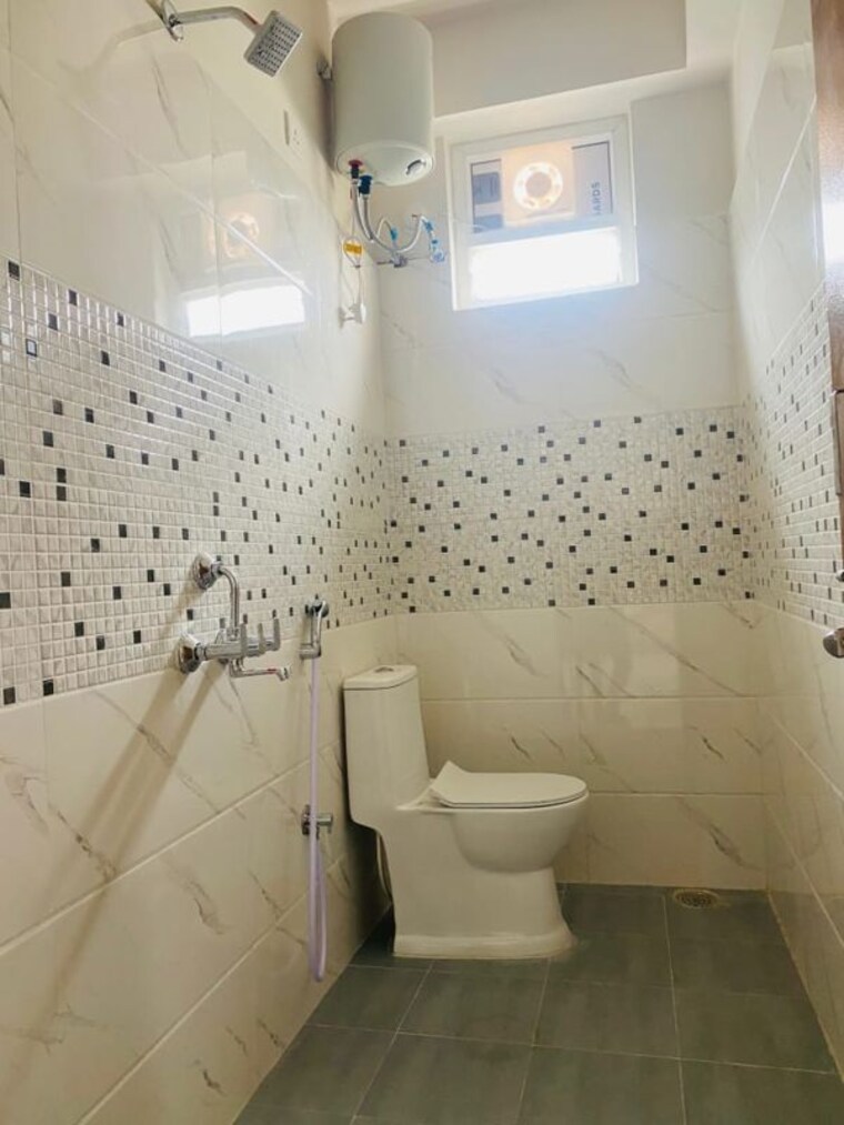 Bathroom, kondapur 2 Bedroom 1300 Sq.Ft. Builder Floor In Kondapur Hyderabad 10708811