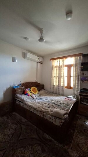 Bedroom in  Pg at Vineet Khand – for Rent