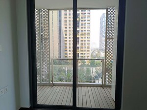 Room in 4 BHK Apartment at Lodha New Cuffe Parade, Wadala – for Rent