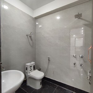Bathroom in 1 BHK Builder Floor at Palm Residency Chhatarpur, Chattarpur – for Rent