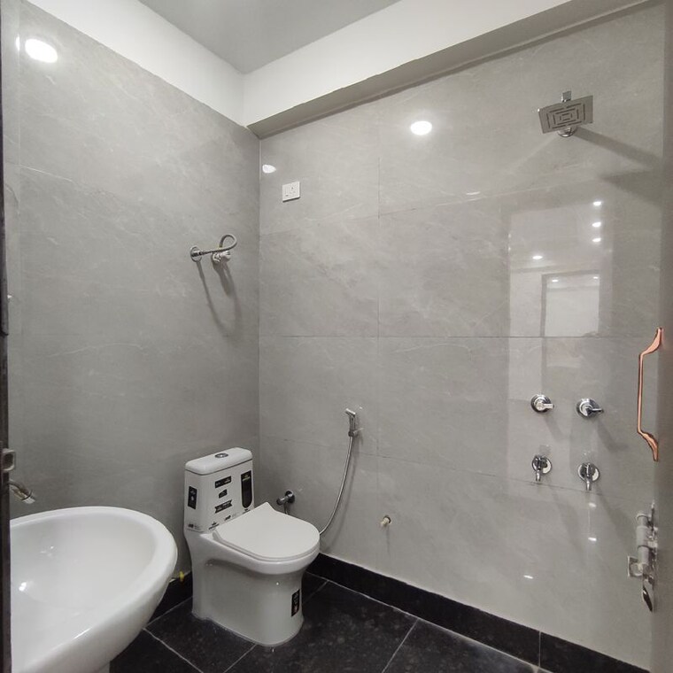 Bathroom, palm-residency-chhatarpur 1 Bedroom 550 Sq.Ft. Builder Floor In Chattarpur Delhi 10708841