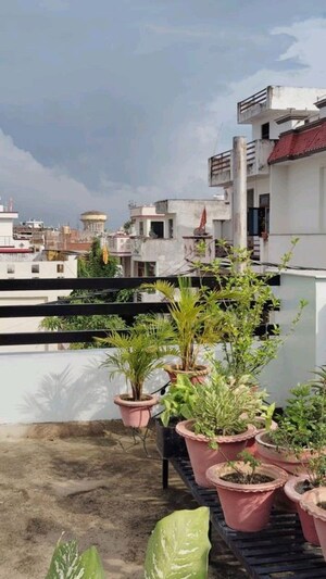  Pg For Rent in Vineet Khand
