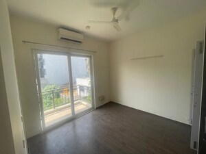 Room in 3 BHK Apartment at Smart World Orchard, Sector 61 – for Rent