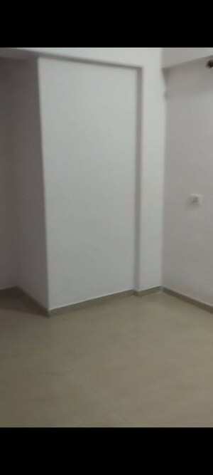 Room in 2 BHK Apartment at New Vegas Plaza, Owale – for Rent