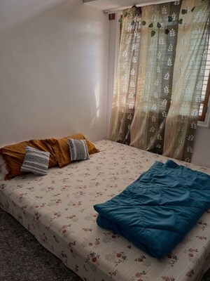 Bedroom in  Pg at Vineet Khand – for Rent