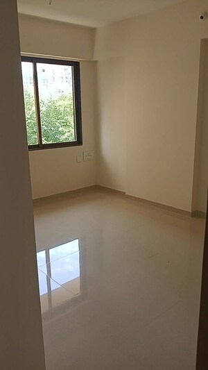 Room in 1 BHK Apartment at K M Horizon Palms, Owale – for Rent