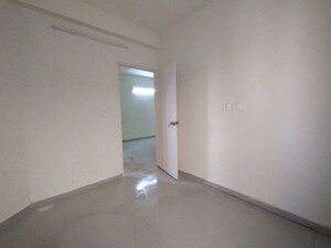 Room in 3 BHK Apartment at Tulip Yellow, Sector 69 – for Rent