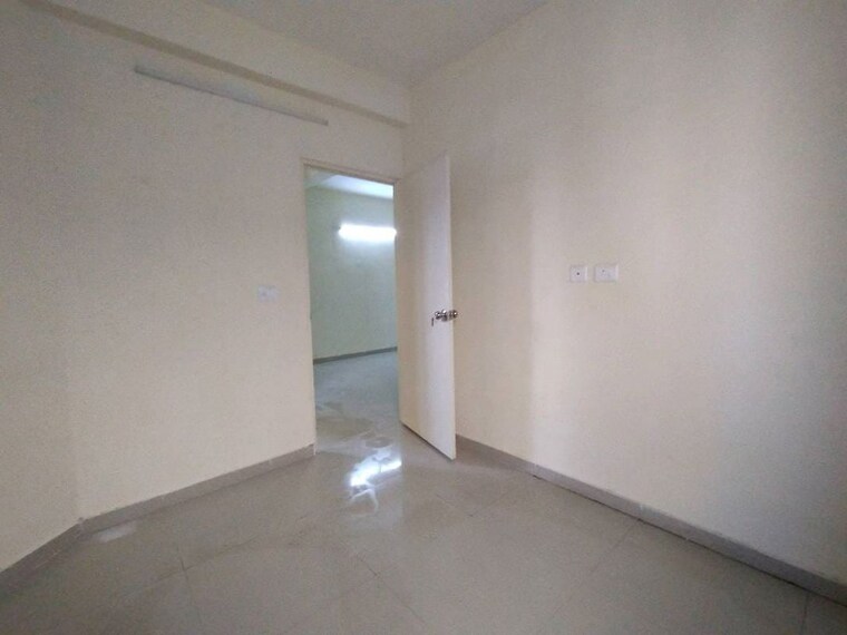 Room, tulip-yellow 3 Bedroom 1704 Sq.Ft. Apartment In Sector 69 Gurgaon 10708948