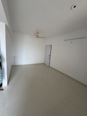 Room in 2 BHK Apartment at Aishwaryam Deerstone, Akurdi – for Rent