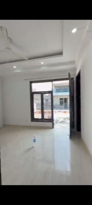 Room in 2 BHK Builder Floor at Palm Residency Chhatarpur, Chattarpur – for Rent