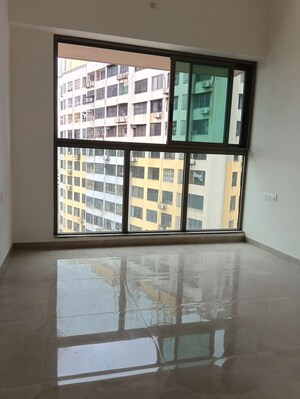 Room in 2 BHK Apartment at Sheth Auris Bliss, Malad West – for Rent
