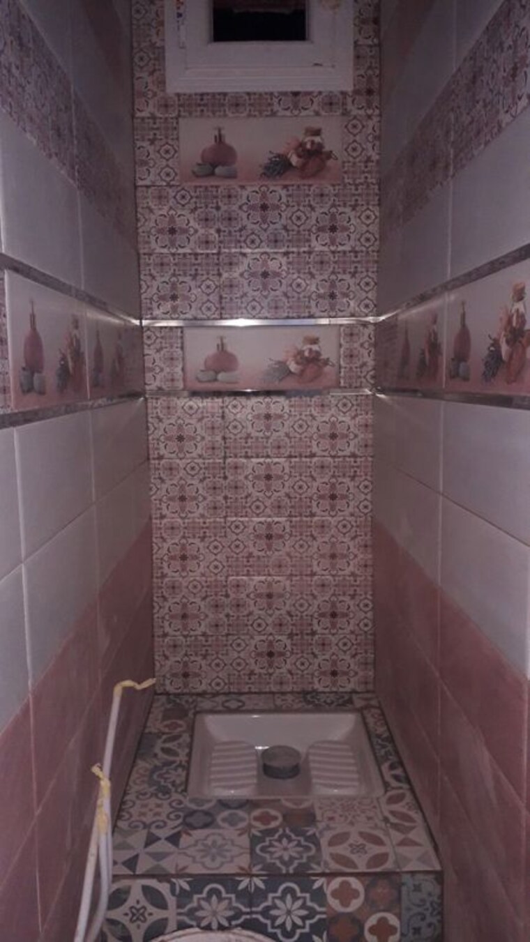 Bathroom, vineet khand Pg For Girls In Vineet Khand 10709056