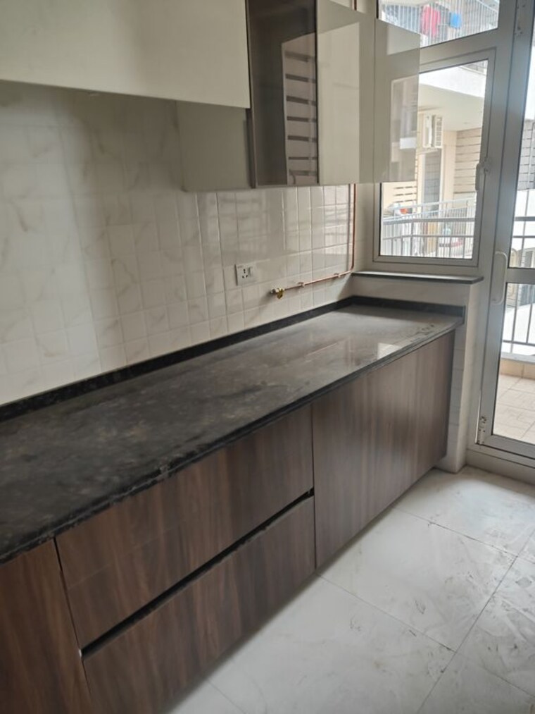 Kitchen, bestech-park-view-altura 3.5 Bedroom 2150 Sq.Ft. Apartment In Sector 79 Gurgaon 10709069