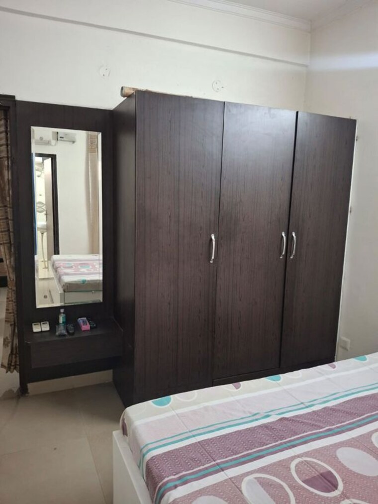 Room, nk-savitry-enclave 1 Bedroom 600 Sq.Ft. Apartment In Vip Road Zirakpur 10709084