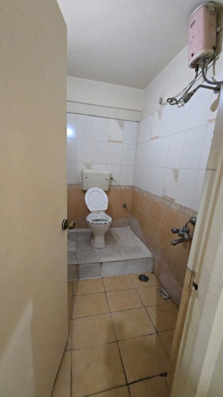 Bathroom, goel-ganga-orchard 2 Bedroom 1049 Sq.Ft. Apartment In Mundhwa Pune 10709128