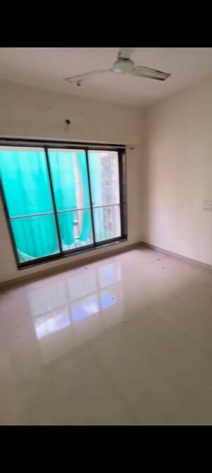 Room in 2 BHK Apartment at Bhoomi Midas, Kurla – for Rent
