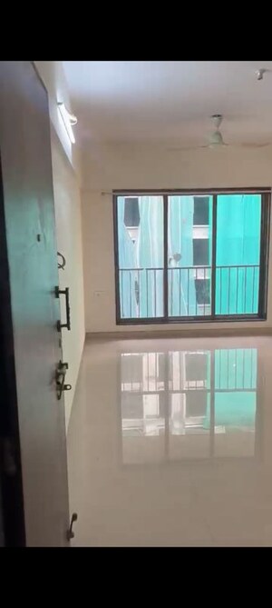 Room in 2 BHK Apartment at Bhoomi Midas, Kurla – for Rent