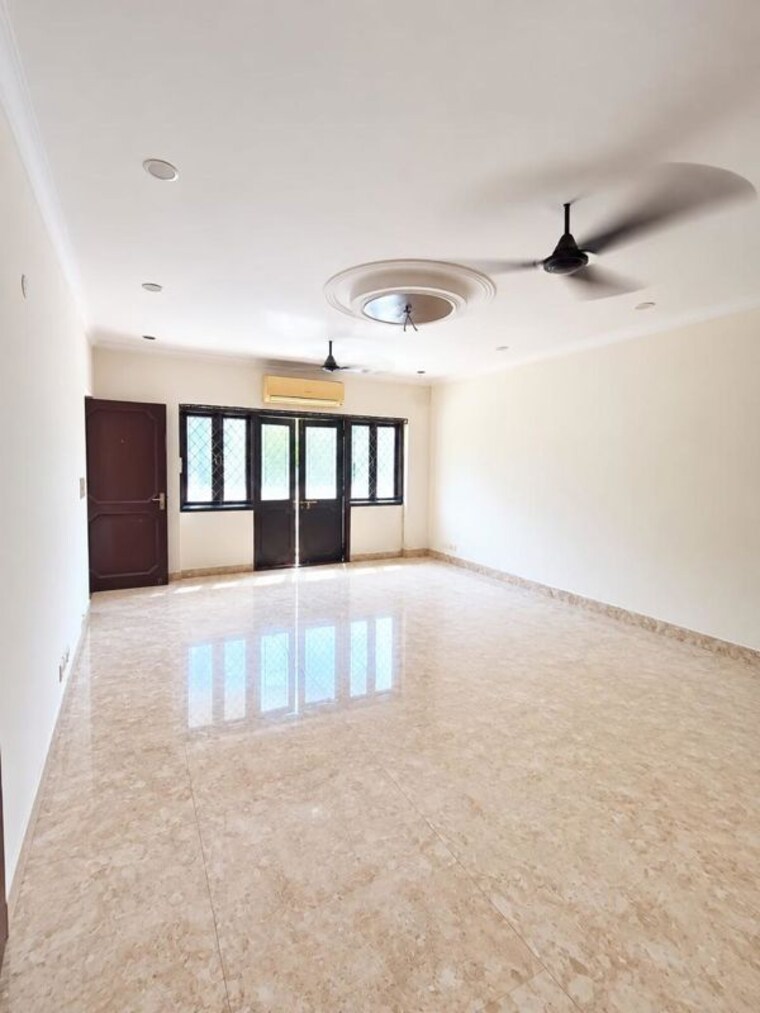 Room, nehru enclave 2 Bedroom 1850 Sq.Ft. Builder Floor In Nehru Enclave Delhi 10709142