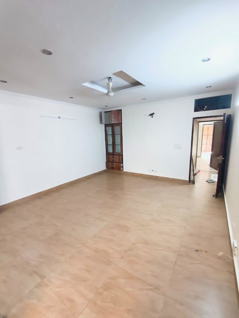 Room, nehru enclave 2 Bedroom 1850 Sq.Ft. Builder Floor In Nehru Enclave Delhi 10709142