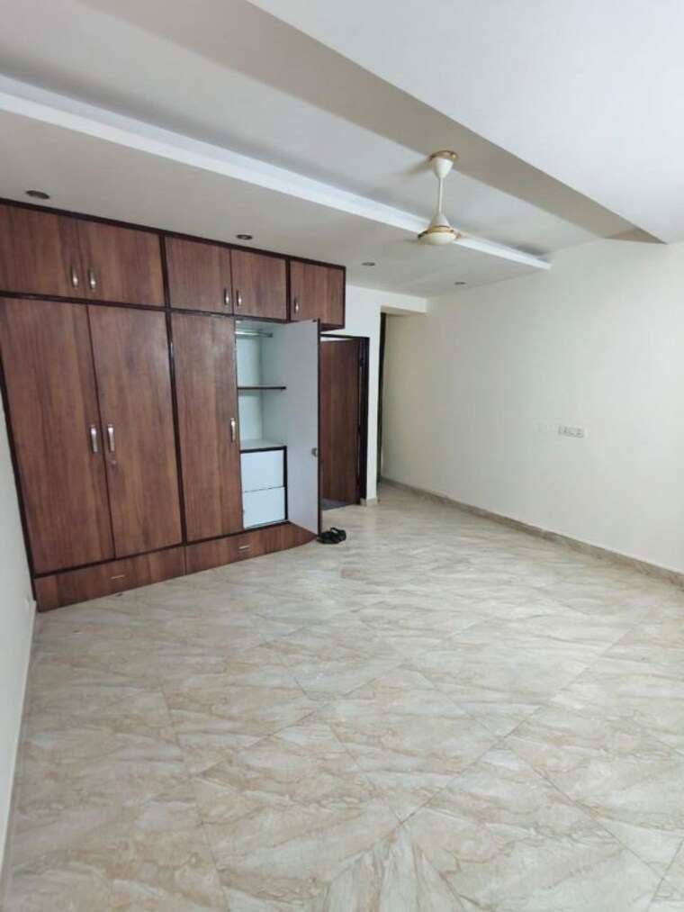 Room, nehru enclave 2 Bedroom 1850 Sq.Ft. Builder Floor In Nehru Enclave Delhi 10709142