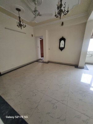 Room in 3 BHK Apartment at Dwarka – for Sale