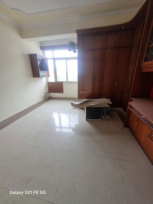Room in 3 BHK Apartment at Dwarka – for Sale